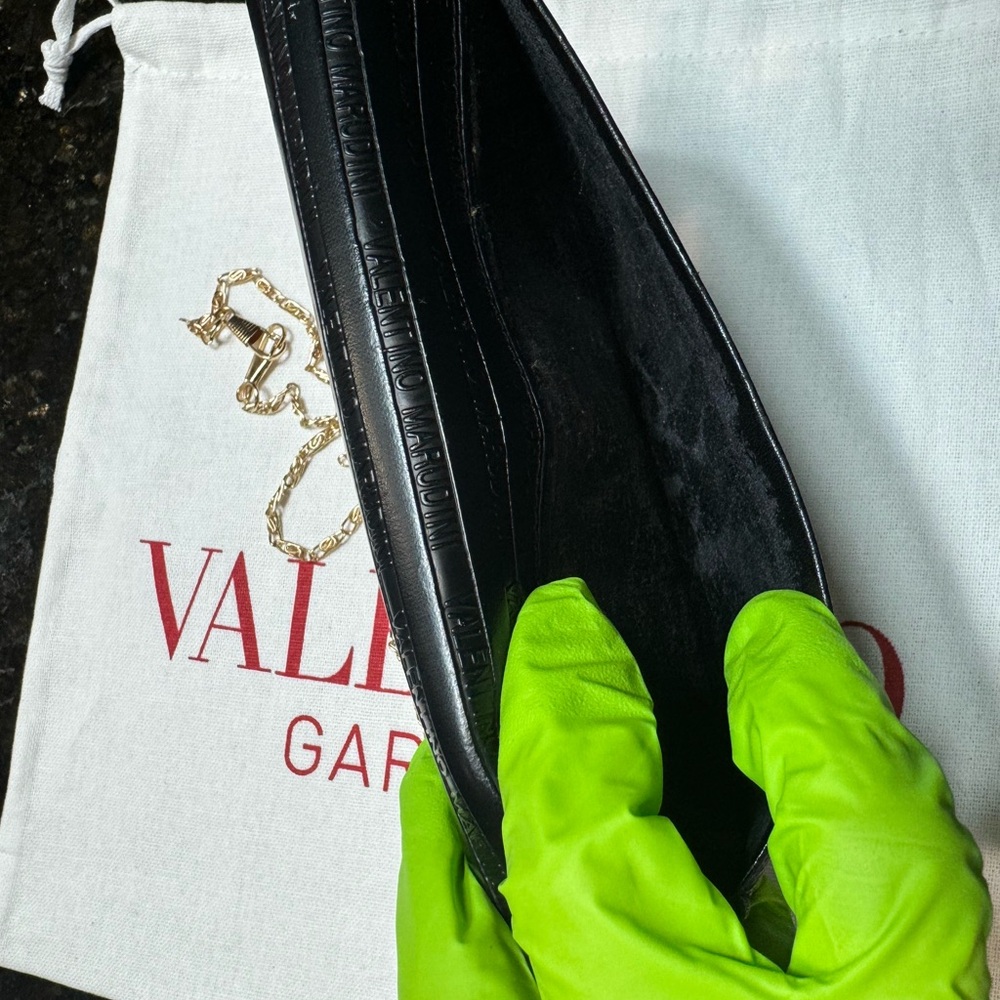 Authentic Valentino Marudini Black leather wallet & Giorgio Armani Red pouch - Picture 5 of 16